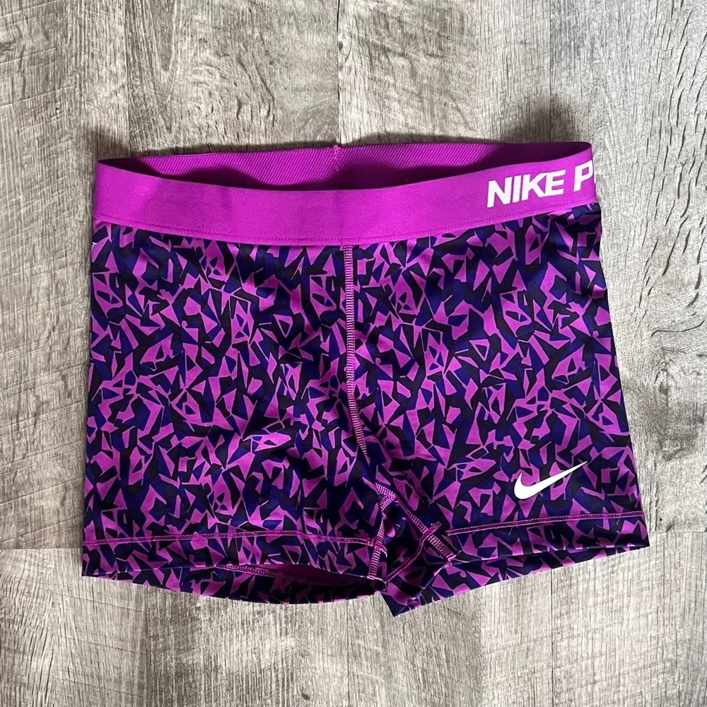 NWOT Nike Pro Compression Yoga Shorts L